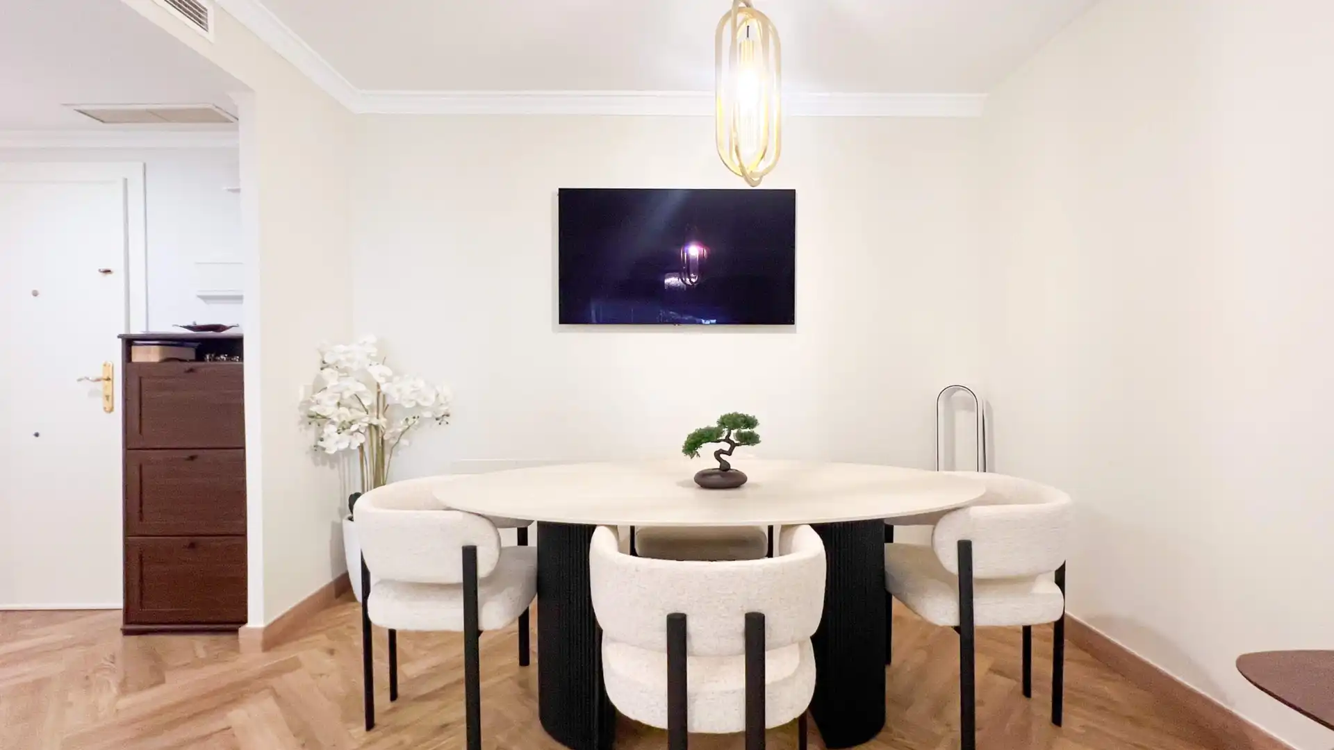 Menjador de Apartament en venda en Marbella amb Terrassa i Piscina comunitària