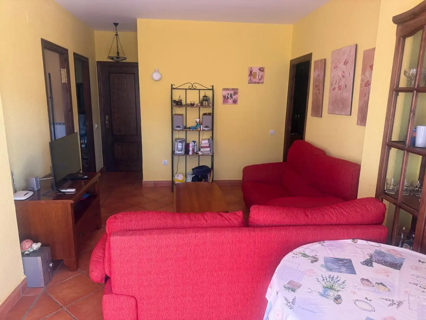 Sala d'estar de Apartament en venda en Chiclana de la Frontera amb Jardí privat, Terrassa i Moblat