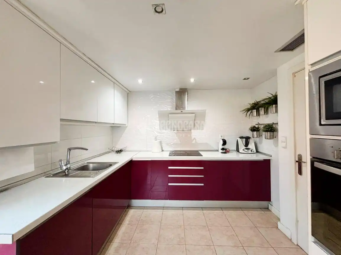 Cocina de Casa adosada en venta en Zaragoza con Aire acondicionado