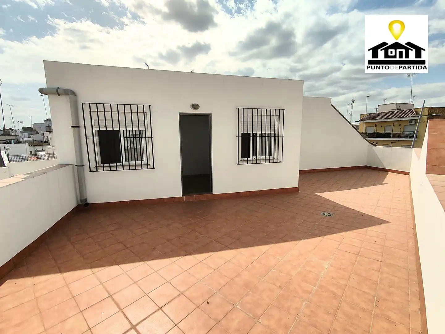 Vista exterior de Edifici en venda en Las Cabezas de San Juan