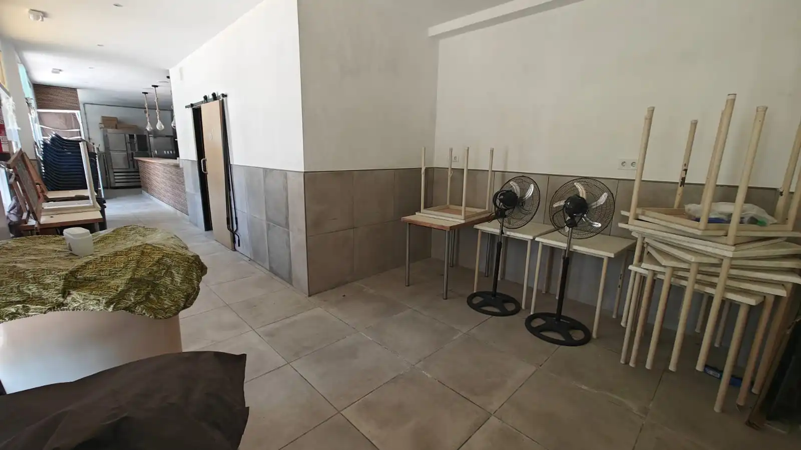 Gewerbefläche zum Verkauf in Carrer de Cubelles 3, imagen 6