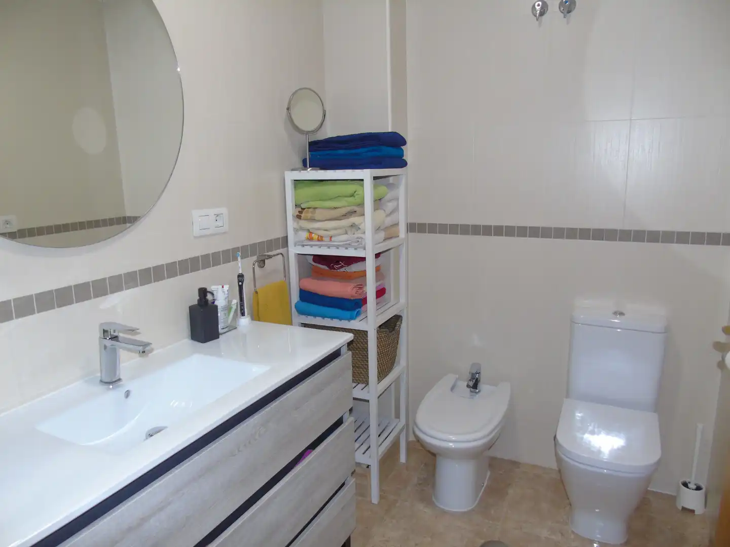 Bathroom of Flat for sale in Ceutí  with Air Conditioner, Heating and Storage room