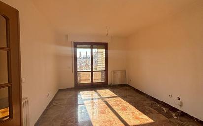 Living room of Flat for sale in  Zaragoza Capital  with Heating, Parquet flooring and Terrace