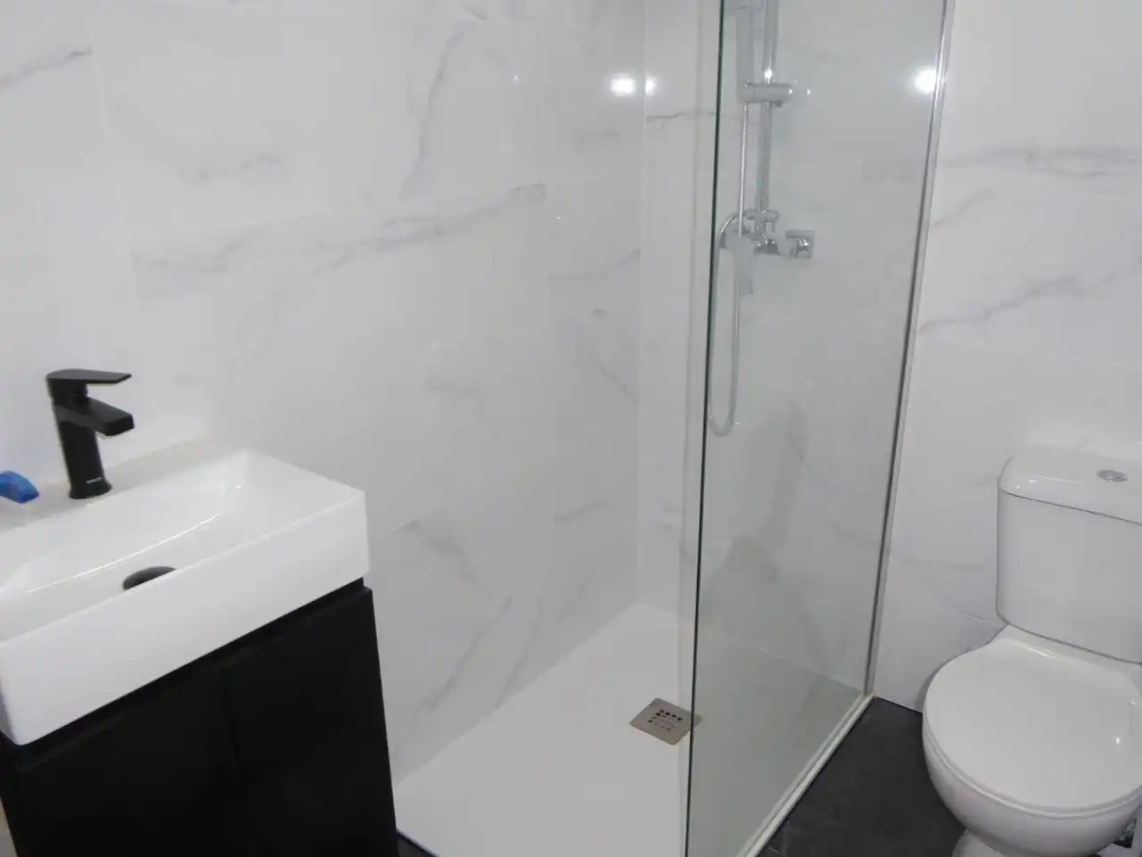 Bathroom of Flat for sale in Llíria  with Air Conditioner, Terrace and Furnished