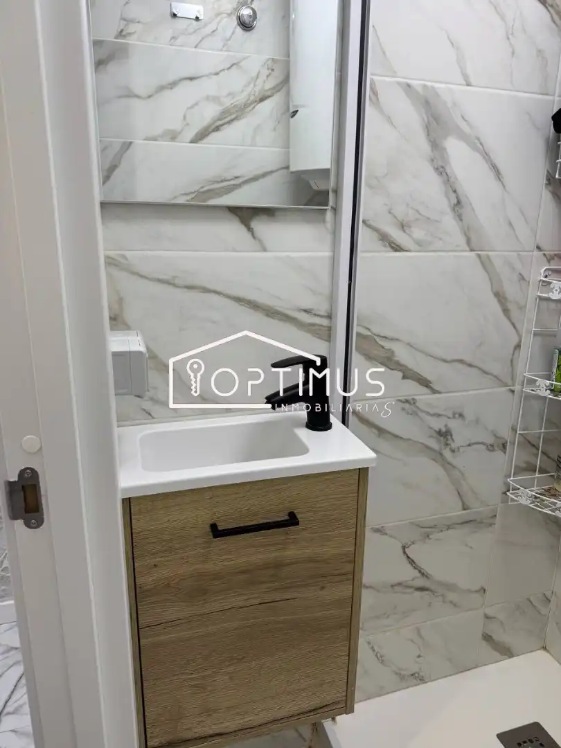 Baño de Apartamento en venta en Xirivella con Aire acondicionado, Amueblado y Horno