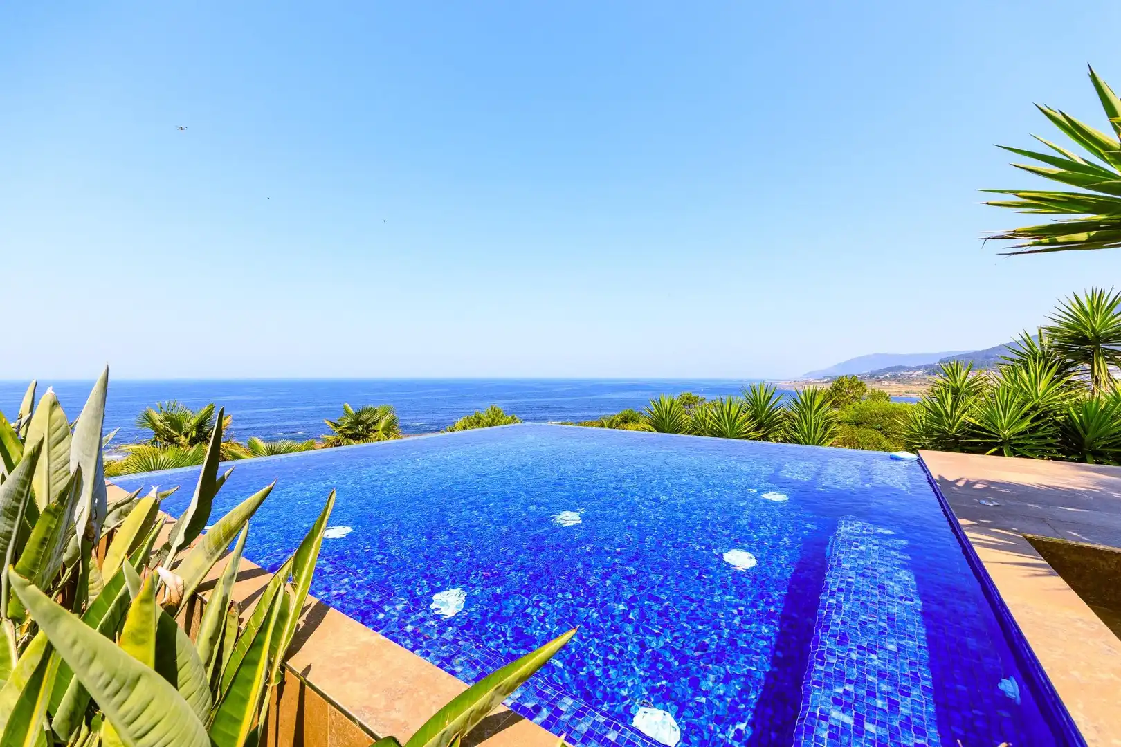 Swimming pool of Houses for sale in Oia  with Air Conditioner, Heating and Private garden