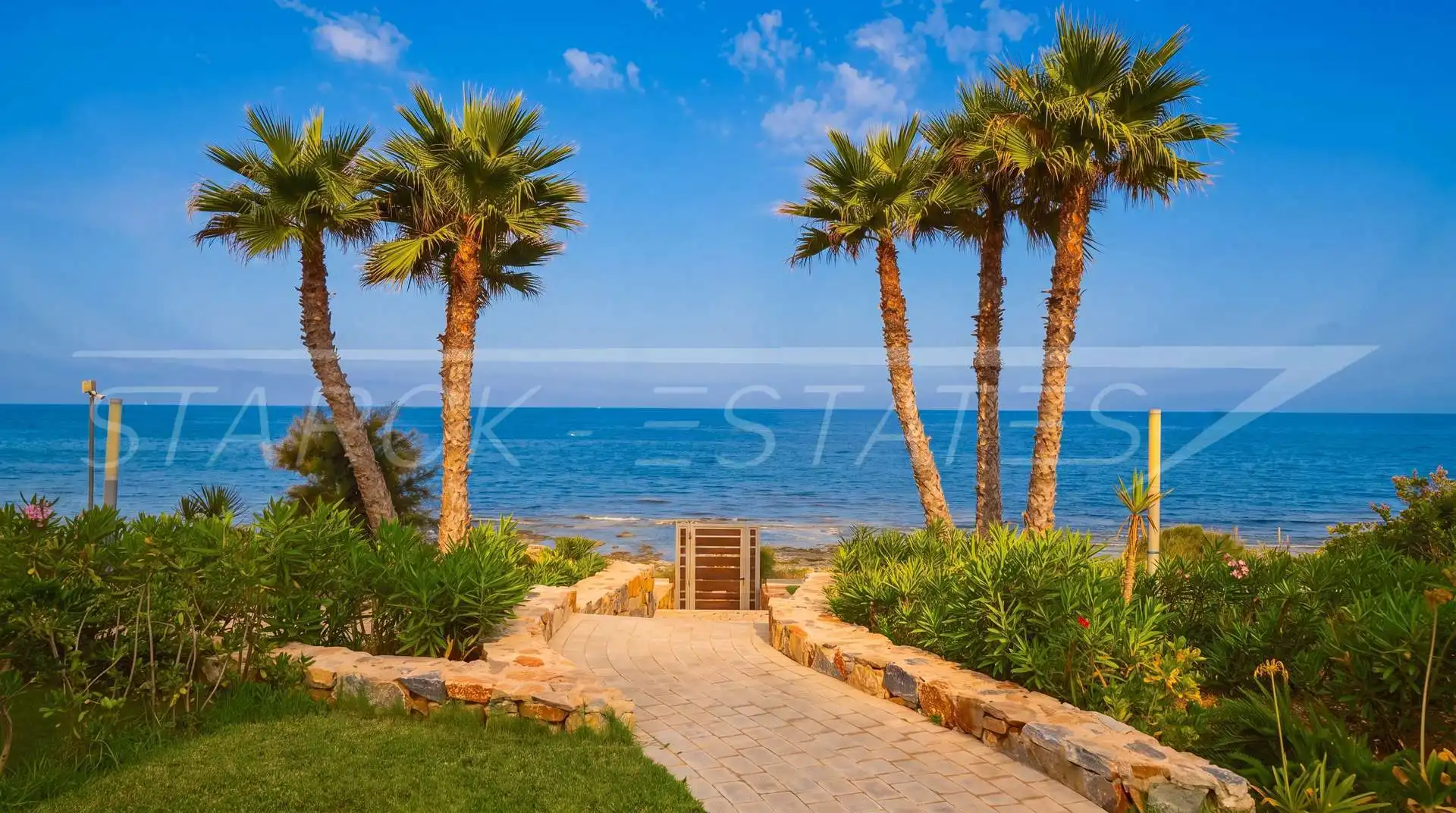 Vista exterior de Apartament en venda en Orihuela amb Aire condicionat, Jardí privat i Piscina