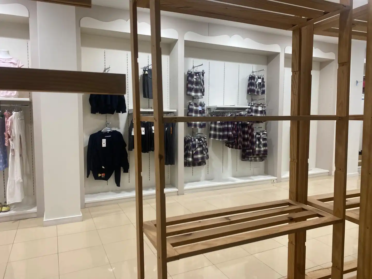 Business premises to rent in Avenida de Dolores Mosquera 9, imagen 2