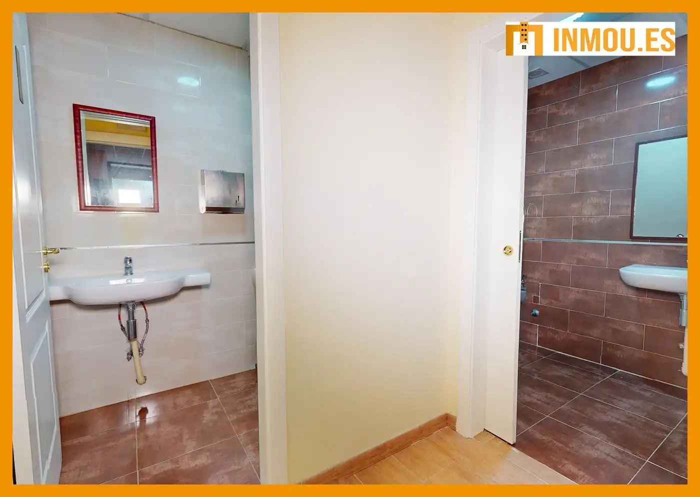 Bathroom of Commercial properties for sale in Ourense Capital 