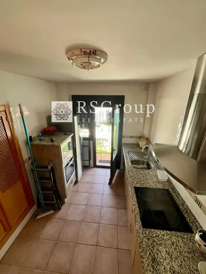 Cuina de Casa o xalet en venda en El Real de la Jara amb Aire condicionat, Jardí privat i Terrassa