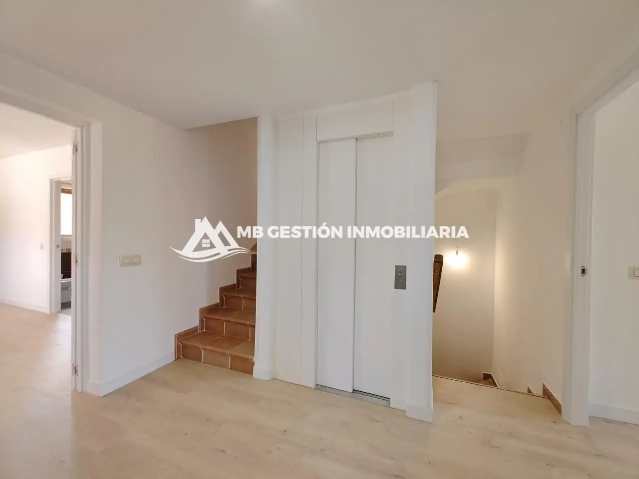Casa adosada en venta en Fuenlabrada con Aire acondicionado, Calefacción y Jardín privado