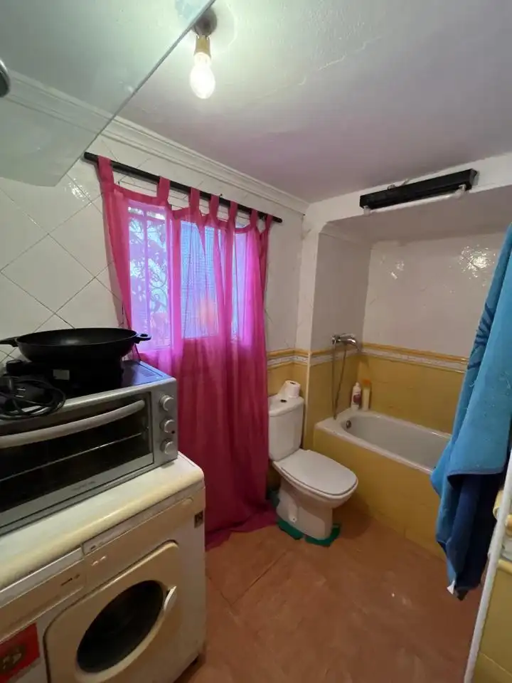 Badezimmer von Erdgeschoss zum Verkauf in Alcalá de los Gazules mit Terrasse und Möbliert