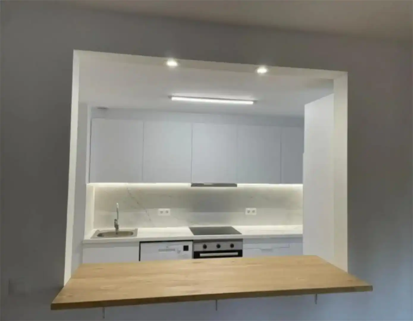 Küche von Wohnung zur Miete in Madrid mit Privatgarten, Parkett und Schwimmbad