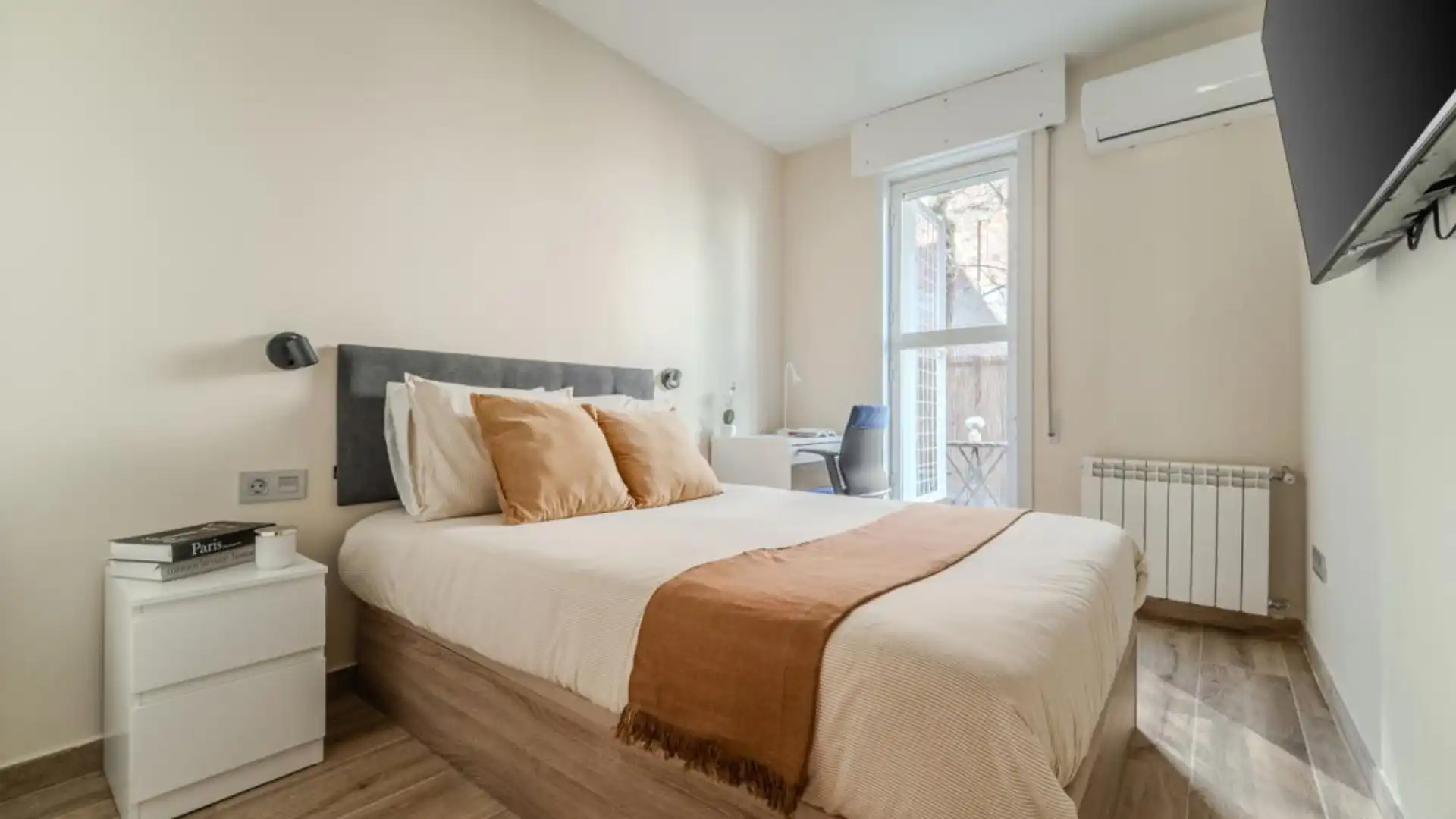 Habitación de Apartamento para compartir en  Madrid Capital con Aire acondicionado, Calefacción y Amueblado