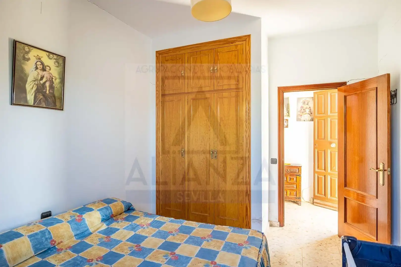 Houses for sale in Sanlúcar la Mayor, Sevilla