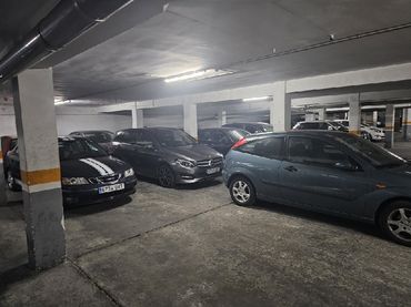 Aparcamiento en venta en Tomas De Villarroya, 5