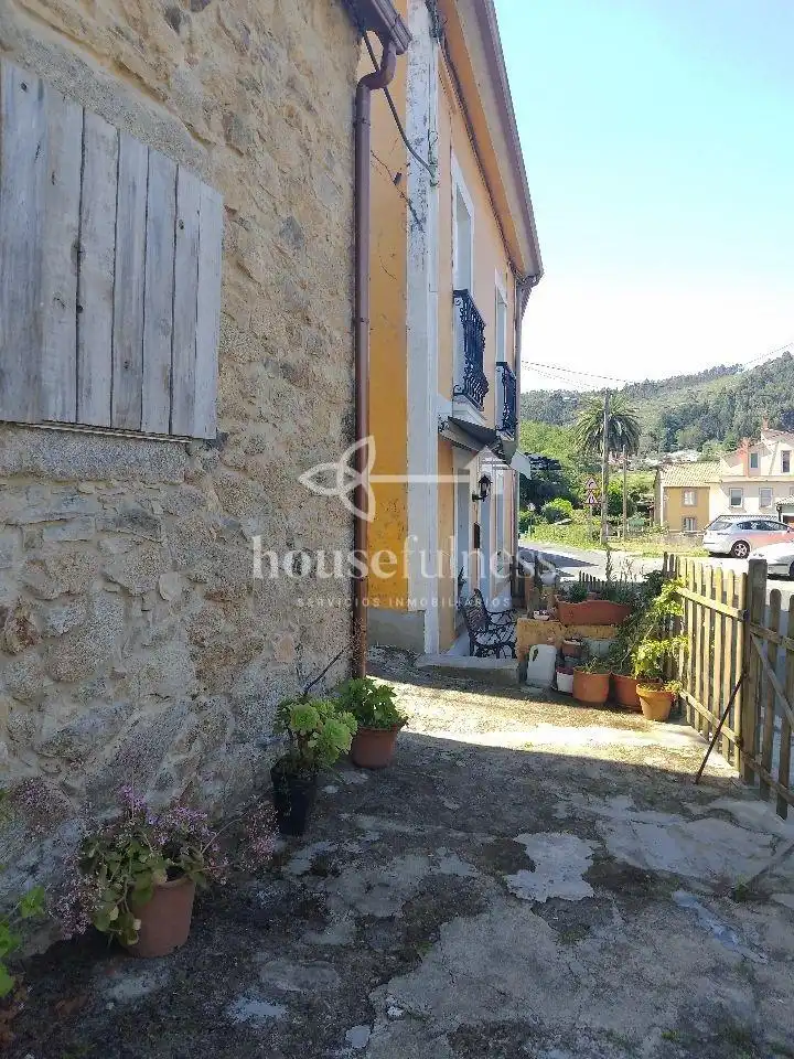 Vista exterior de Casa o xalet en venda en Ferrol amb Calefacció, Jardí privat i Terrassa