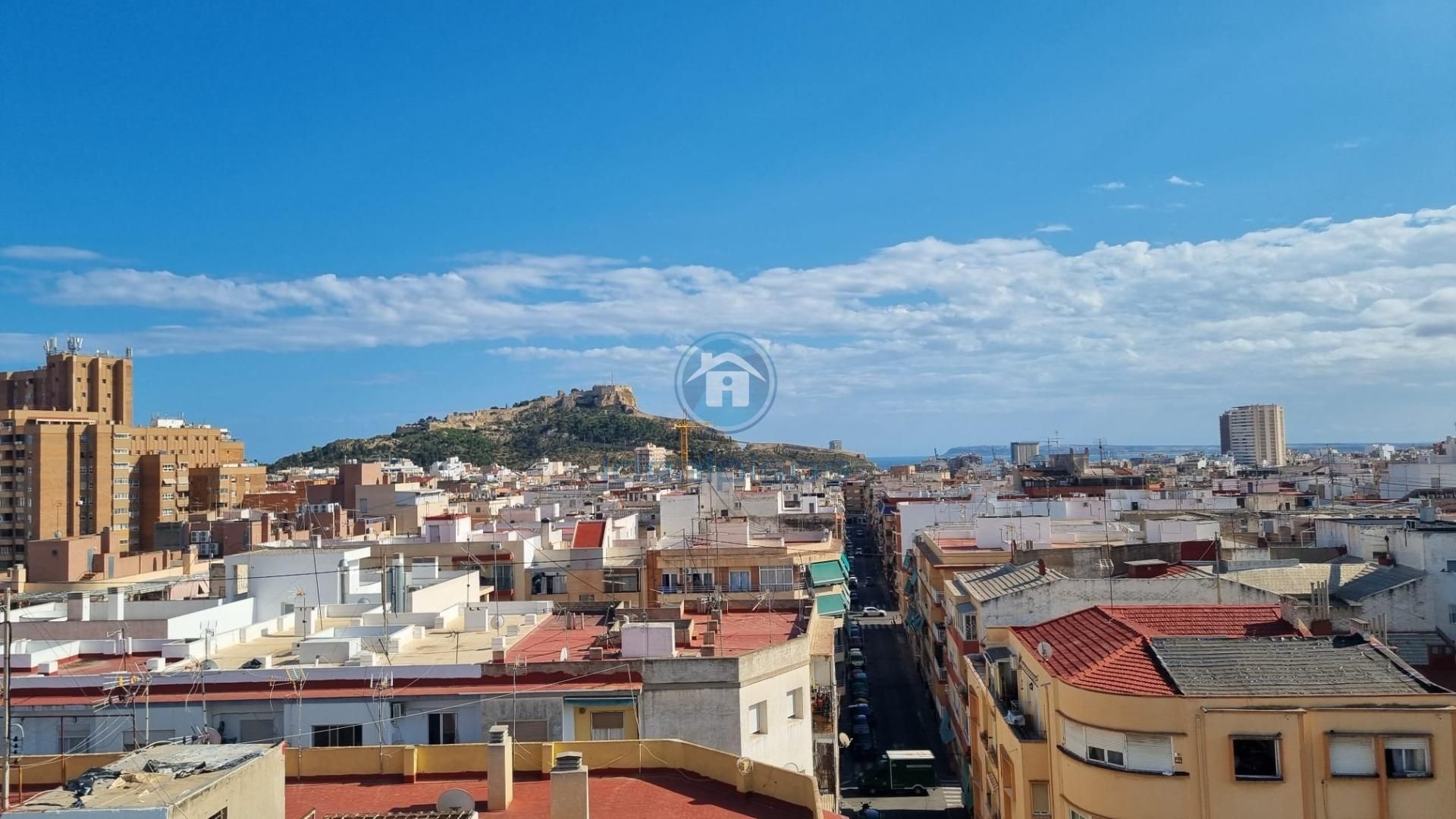 Vista exterior de Àtic en venda en Alicante / Alacant amb Aire condicionat i Terrassa