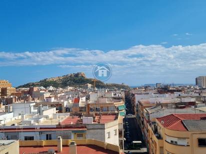 Vista exterior de Àtic en venda en Alicante / Alacant amb Aire condicionat i Terrassa