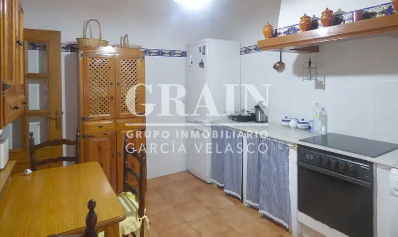 Cuina de Casa o xalet en venda en Albacete amb Calefacció, Jardí privat i Piscina