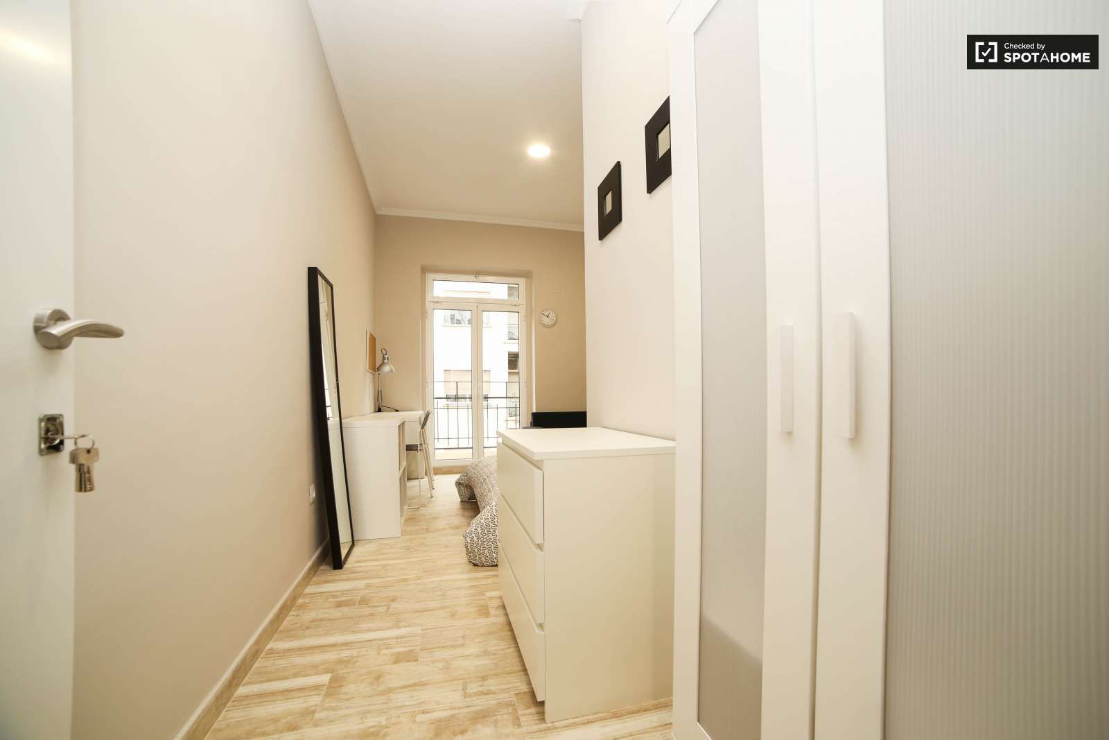 Flat to share in Gran Via