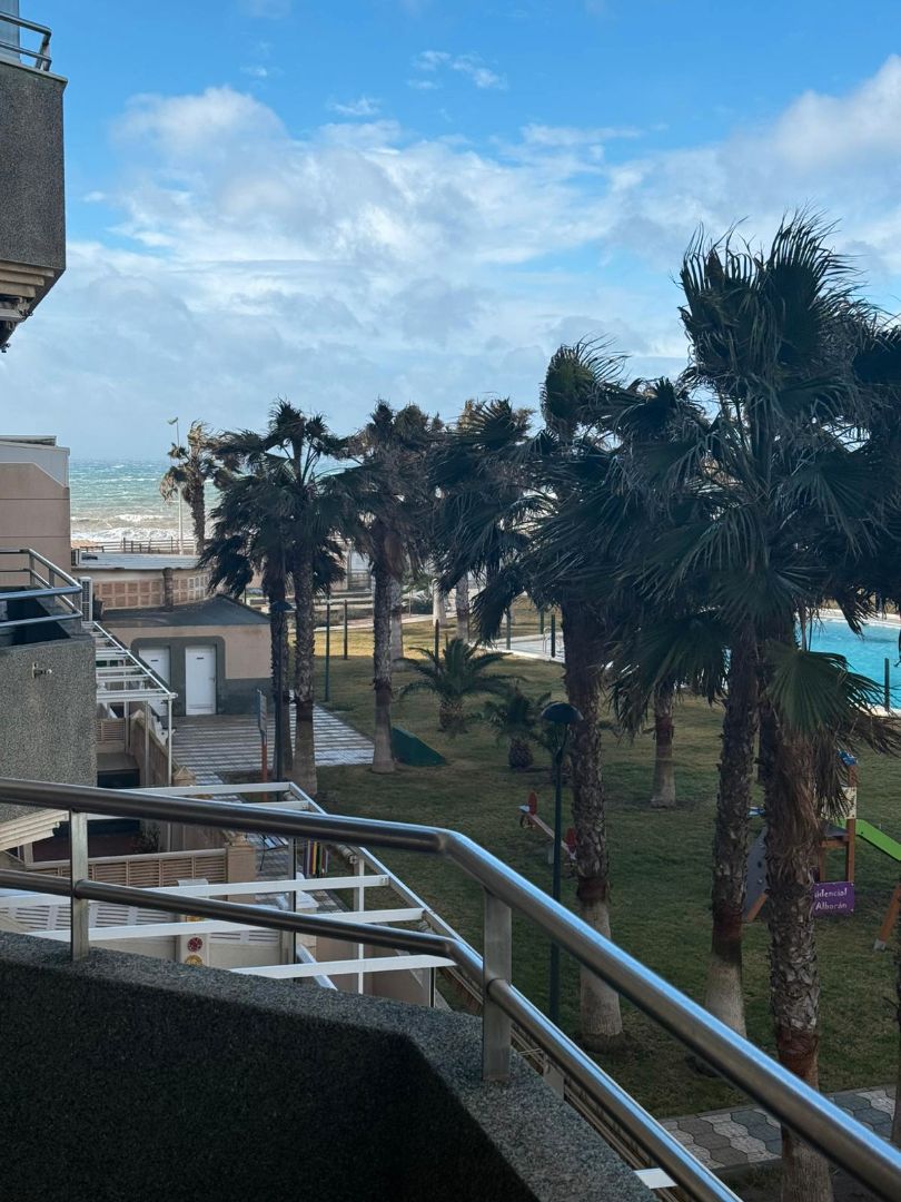 Terrassa de Pis en venda en  Almería Capital amb Aire condicionat, Calefacció i Jardí privat