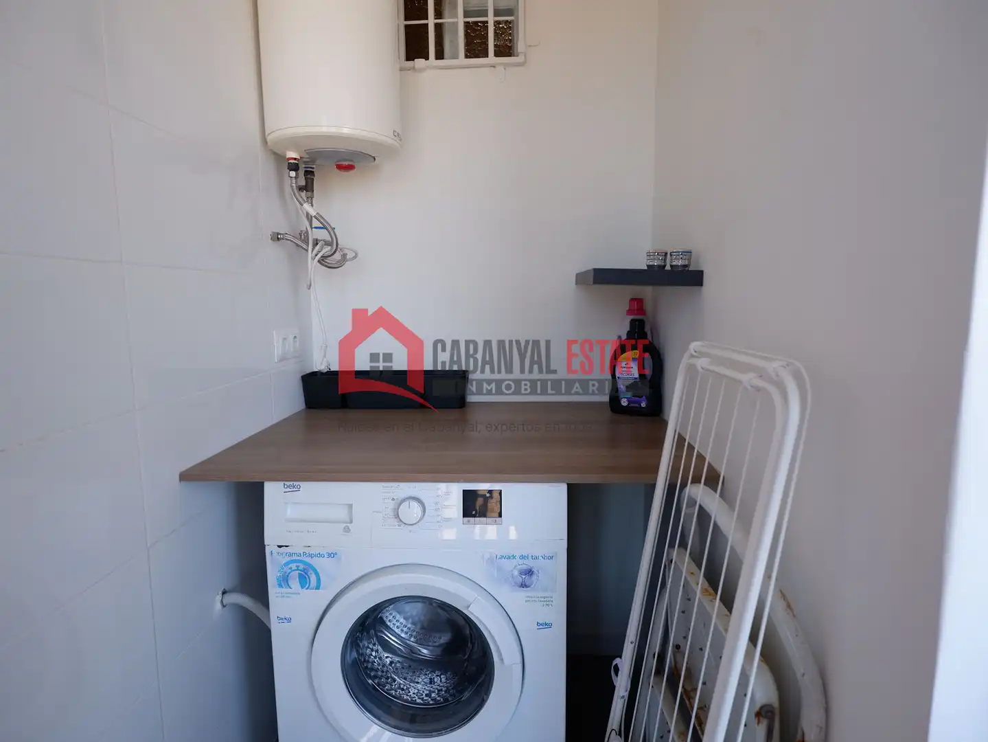 Dormitori de Apartament de lloguer en Valencia amb Aire condicionat, Moblat i Balcó