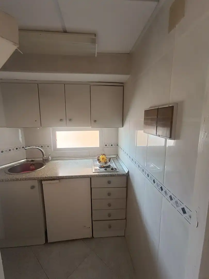 Cuina de Estudi en venda en La Manga del Mar Menor amb Traster i Moblat