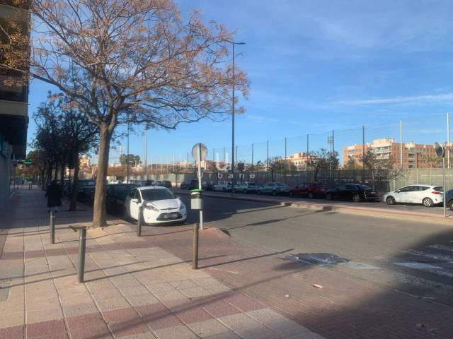 Garaje en Venta en  General Ortín  en Ronda Sur