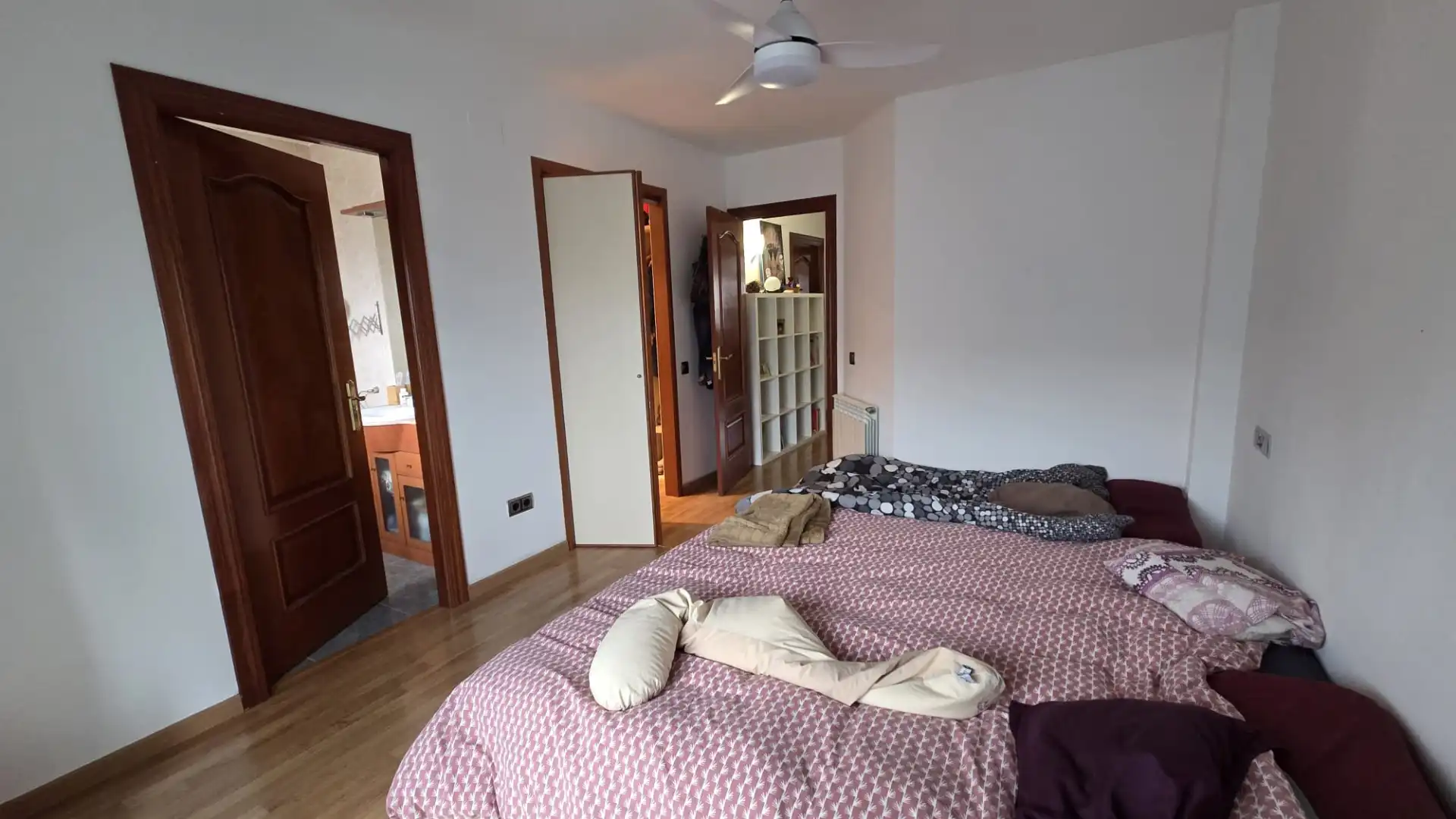 Dormitori de Casa adosada en venda en Lleida amb Aire condicionat, Calefacció i Jardí privat