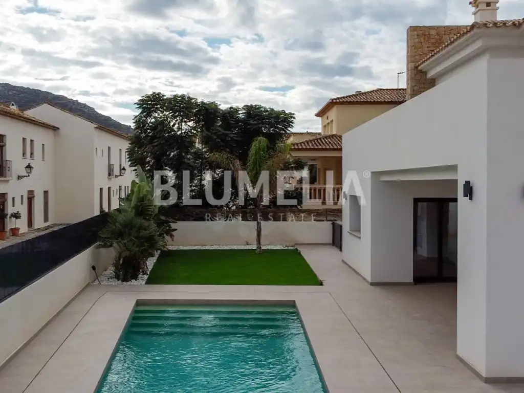 Houses for sale in Calle Constantino Gomez-La Xara, La Xara - La Sella