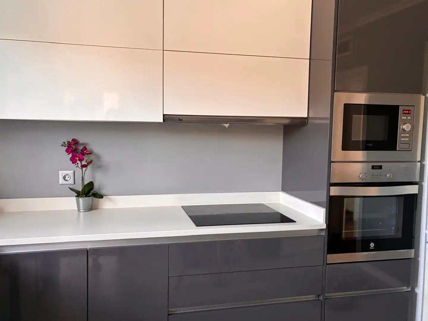 Kitchen of Houses for sale in Sevilla  with Private garden, Terrace and Balcony