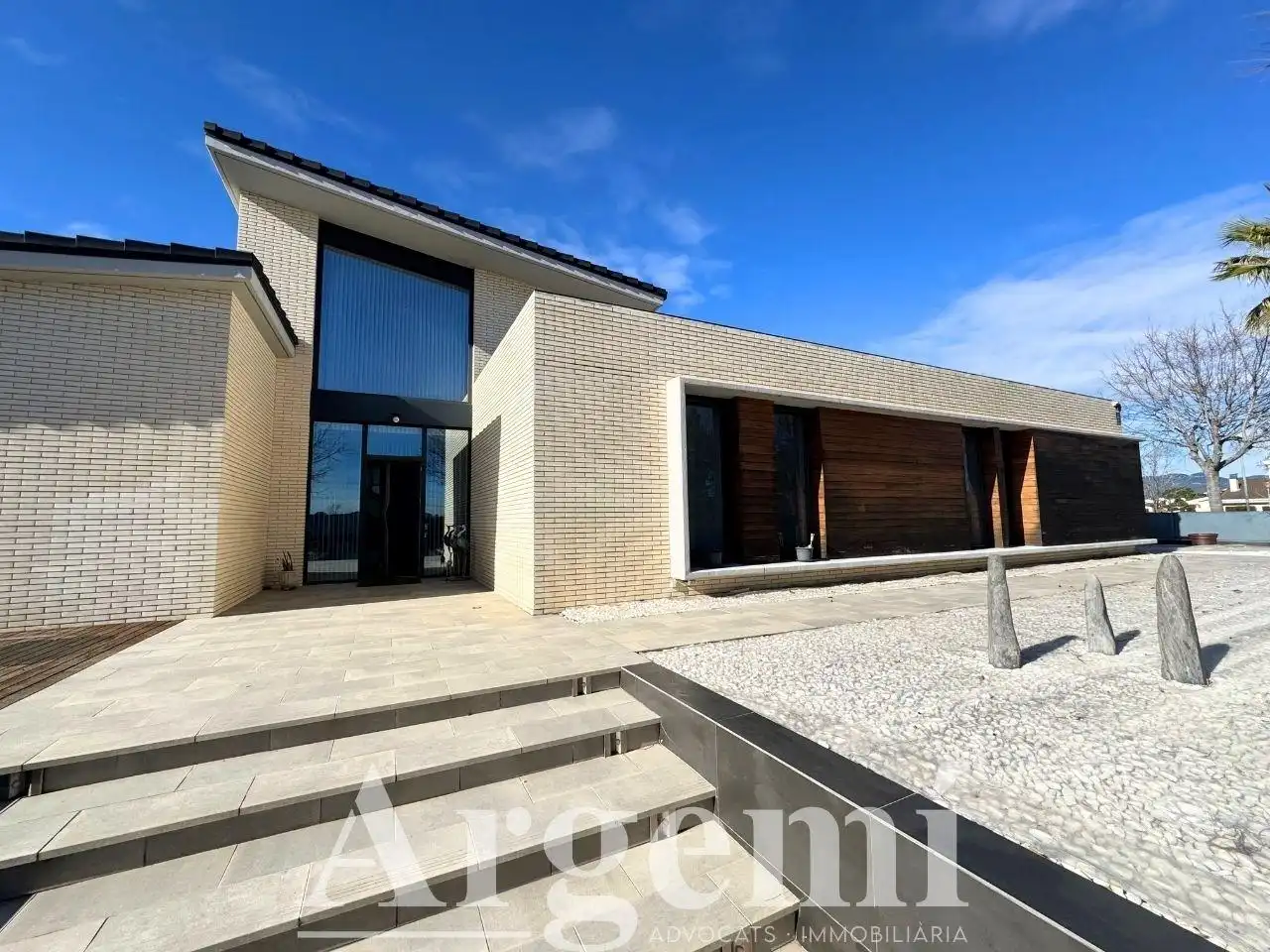 Vista exterior de Casa o xalet en venda en Palau-solità i Plegamans amb Aire condicionat, Calefacció i Jardí privat