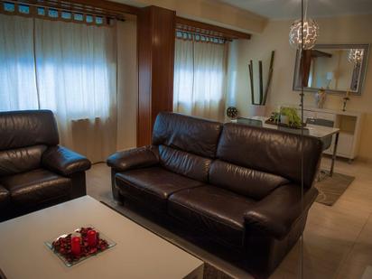 Living room of Flat to rent in Narón  with Heating, Parquet flooring and Terrace