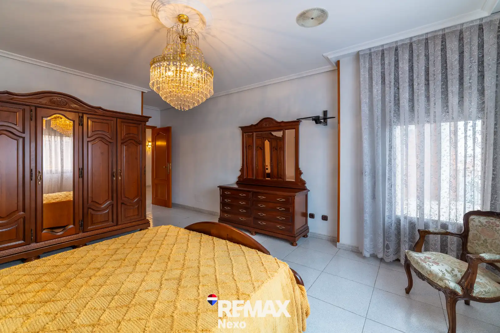Habitación de Casa adosada en venta en Villaverde de Íscar con Aire acondicionado, Calefacción y Jardín privado