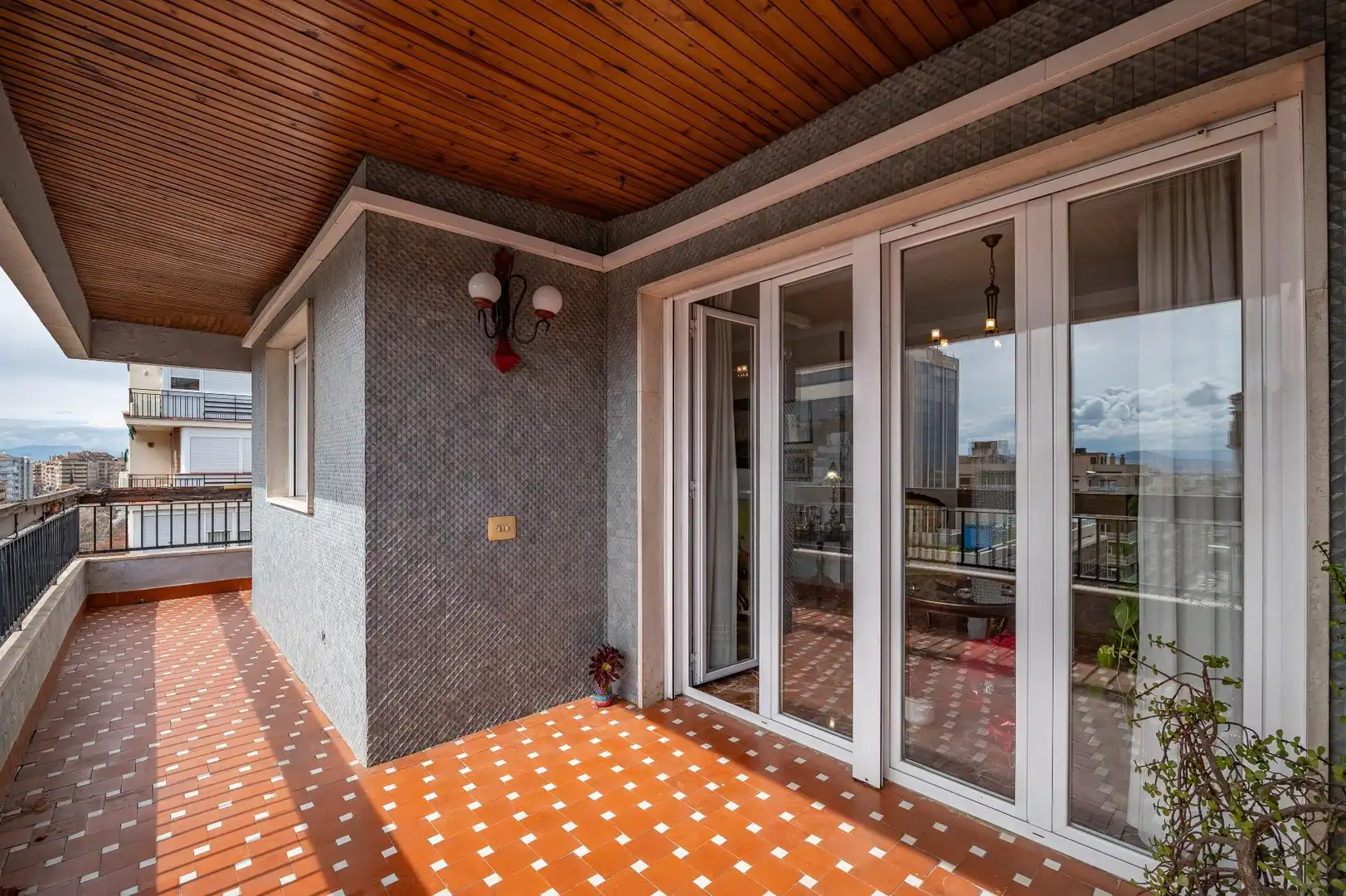 Terraza de Piso en venta en Granada con Terraza, Trastero y Balcón