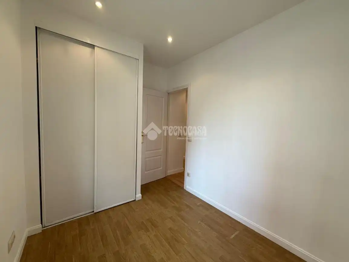 Habitación de Piso en venta en Madrid con Calefacción
