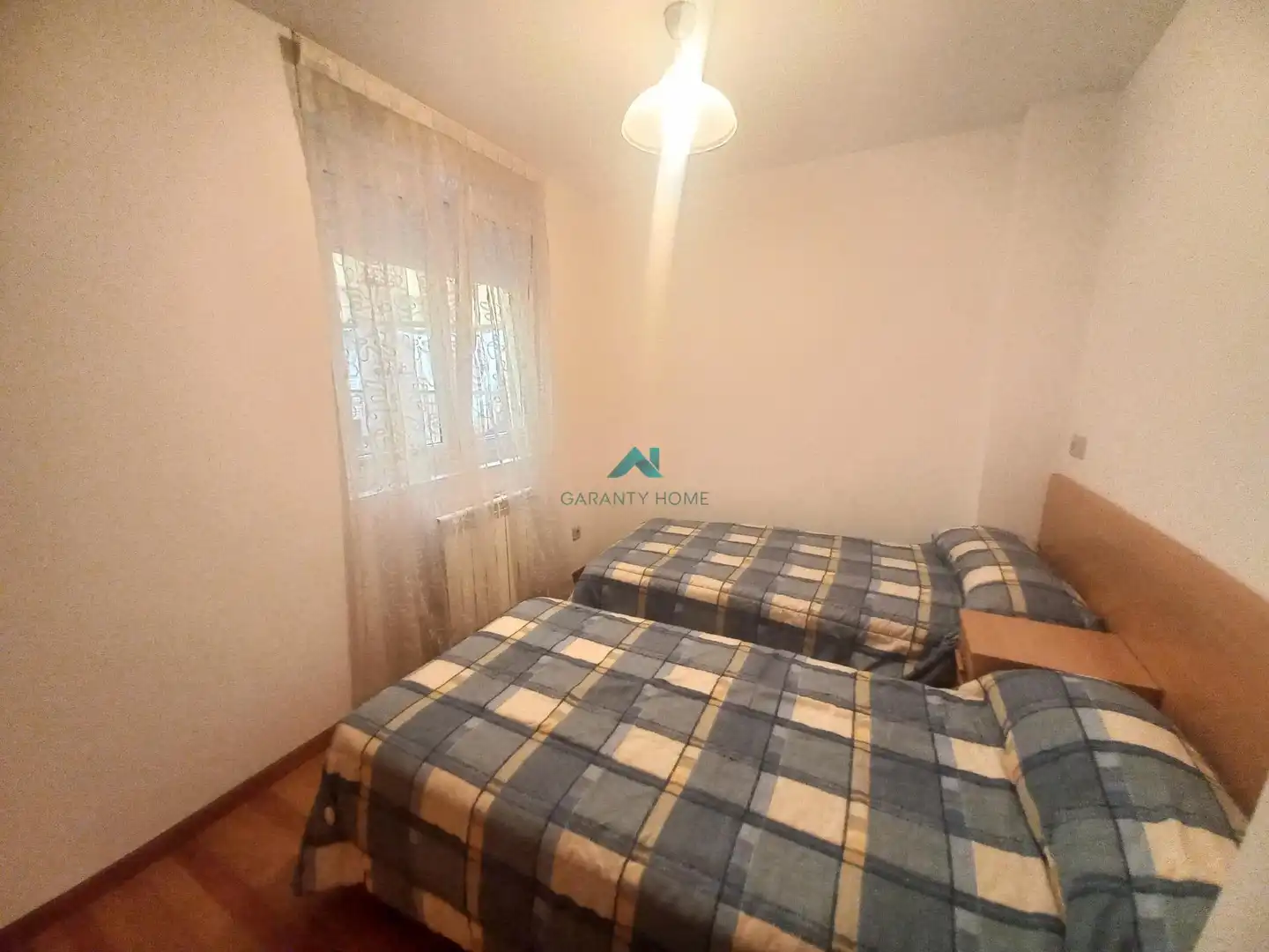 Schlafzimmer von Erdgeschoss zum Verkauf in Laredo mit Möbliert