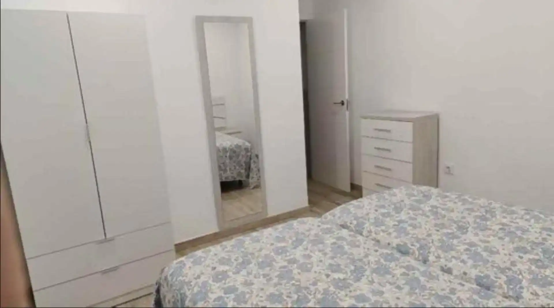 Schlafzimmer von Erdgeschoss zur Miete in Córdoba mit Klimaanlage, Möbliert und Ofen
