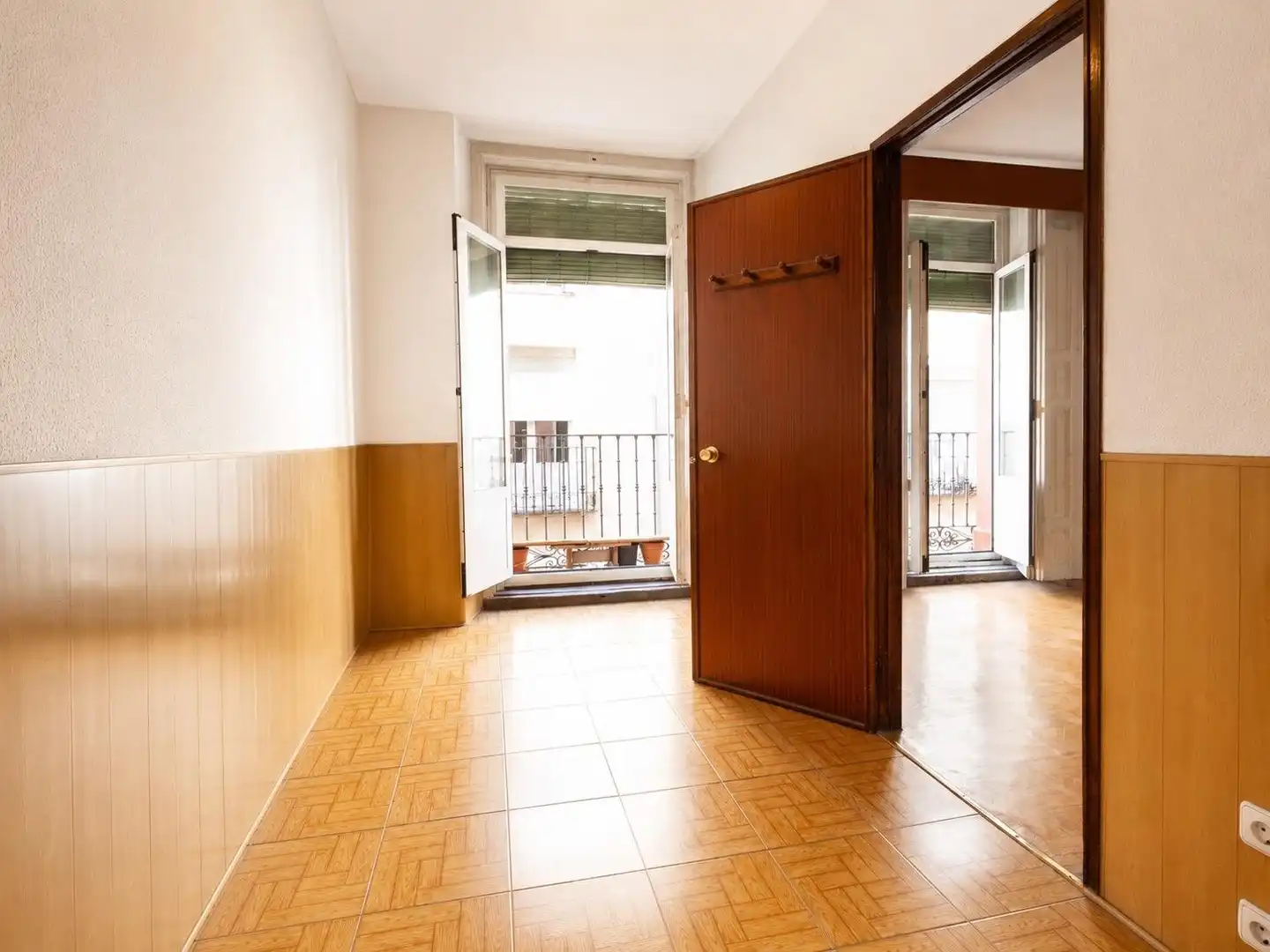 Flat with terrace for sale in Calle de la Luna, imagen 5