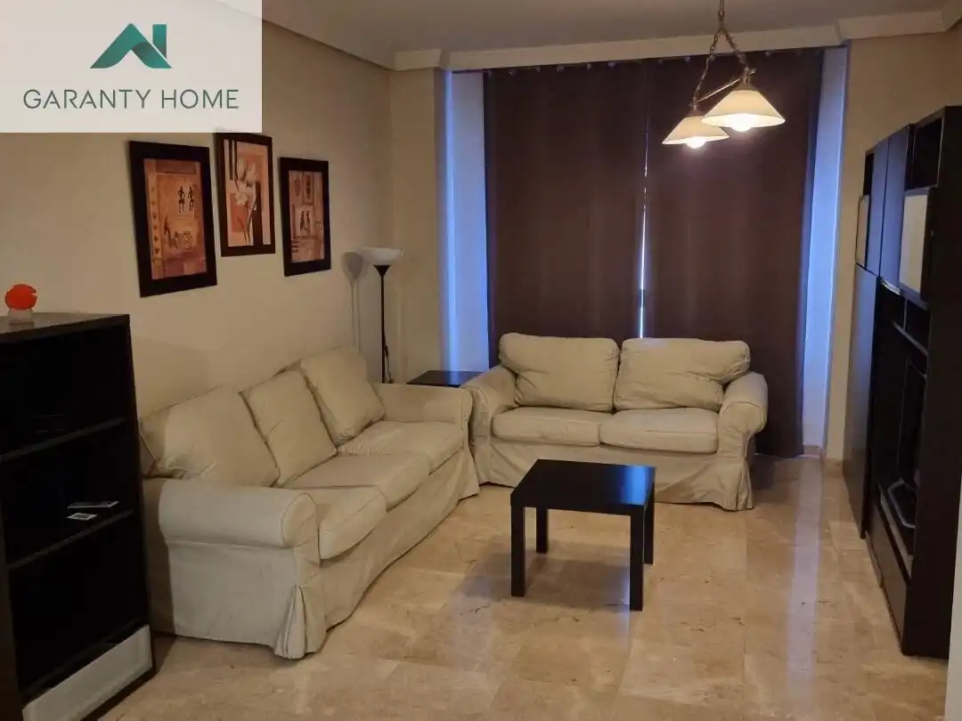 Flat with terrace to rent in Teatinos - Universidad