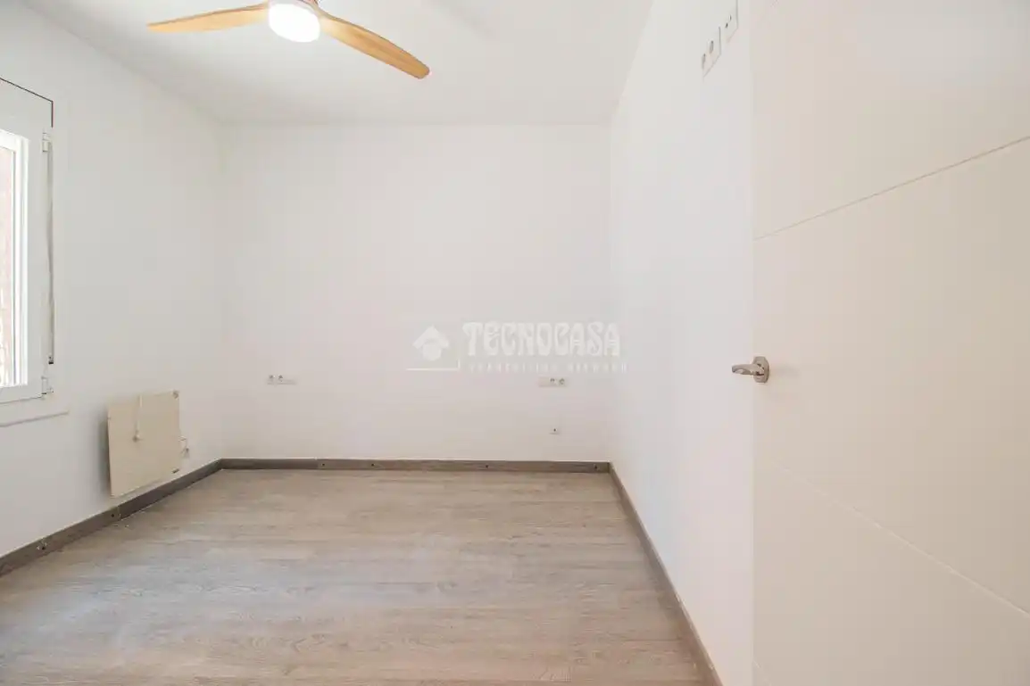 Habitación de Casa adosada en venta en Sant Cugat del Vallès con Calefacción y Terraza