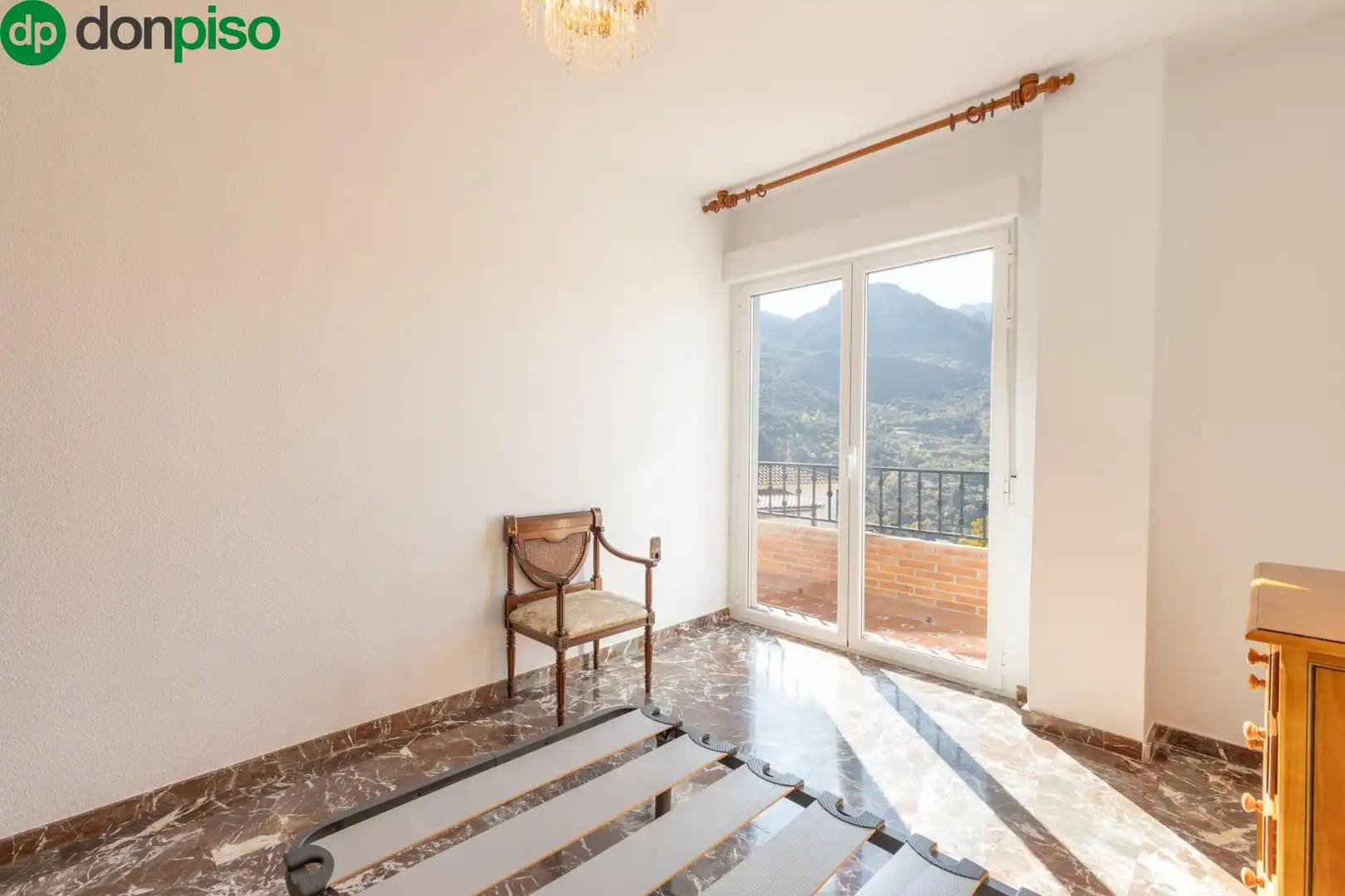Piso en venta en Güéjar Sierra con Terraza, Trastero y Balcón