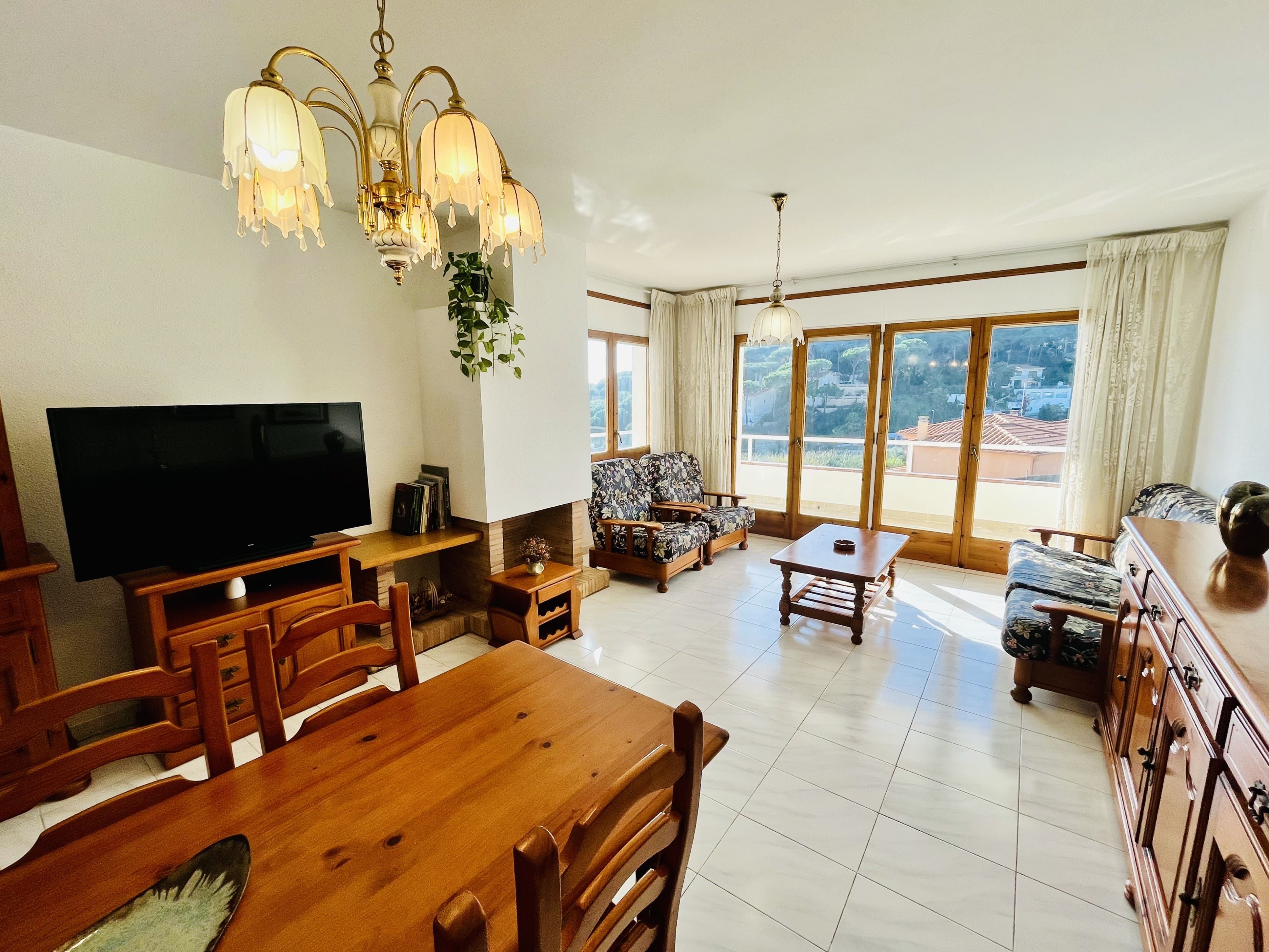 Sala d'estar de Casa o xalet en venda en Sant Pol de Mar amb Calefacció, Jardí privat i Terrassa