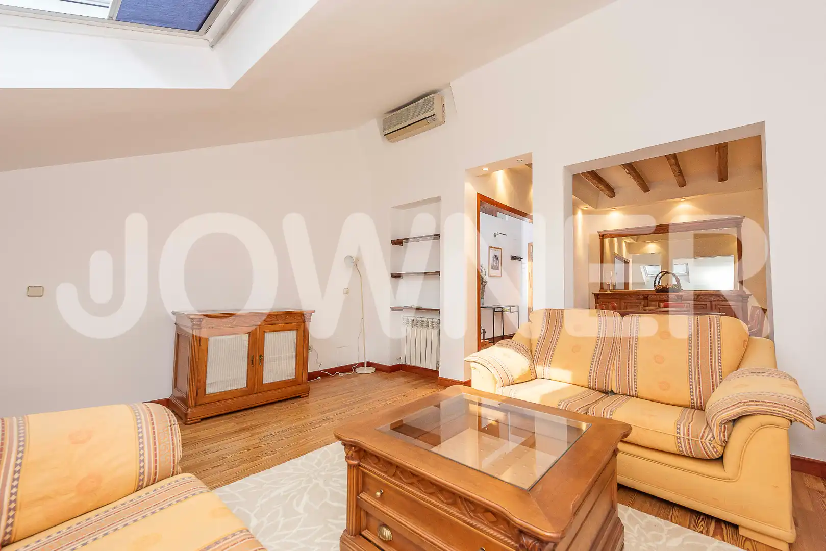 Sala d'estar de Àtic de lloguer en Madrid amb Aire condicionat, Calefacció i Moblat