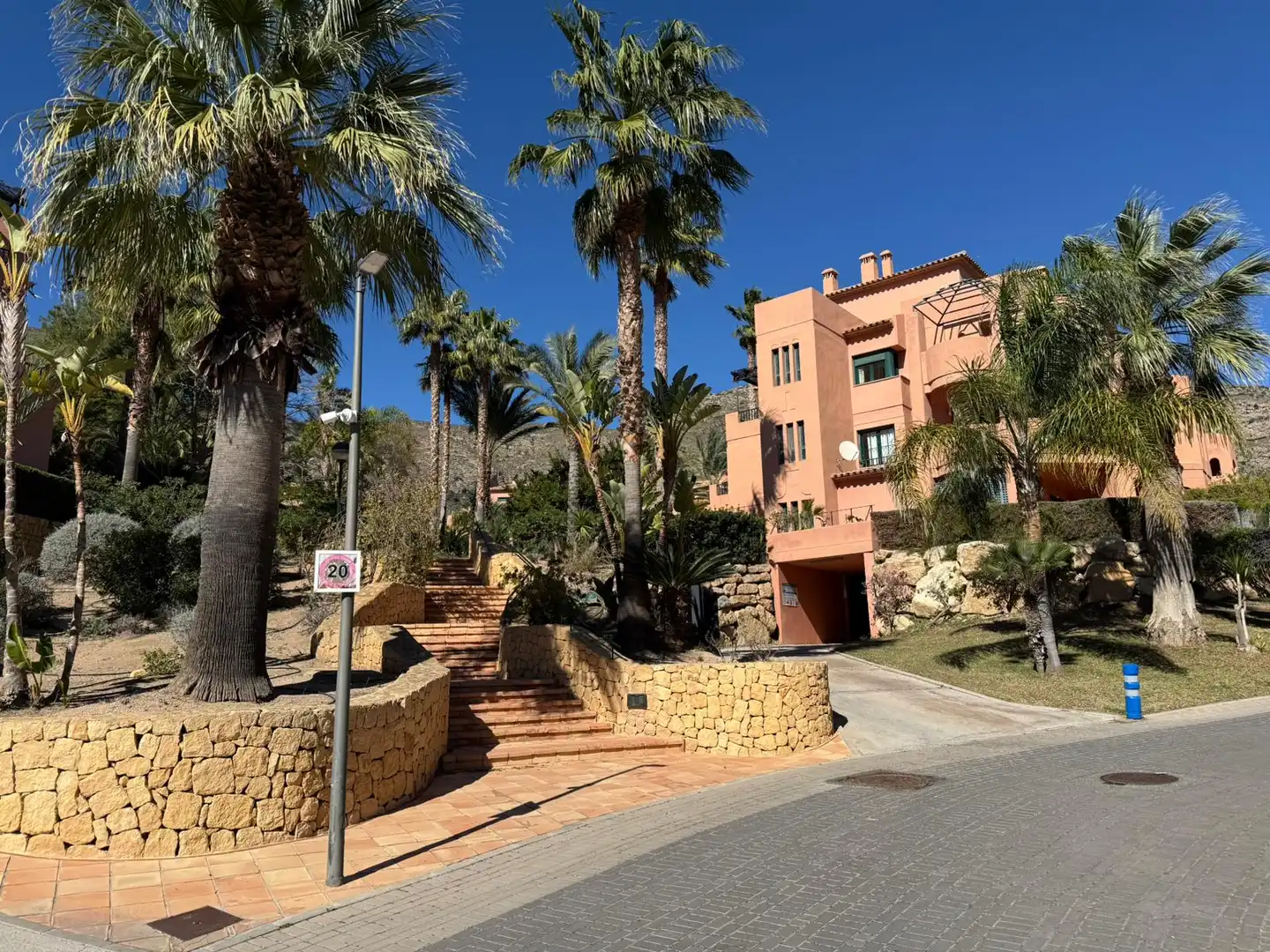 Vista exterior de Piso en venta en Finestrat con Trastero, Piscina y Piscina comunitaria