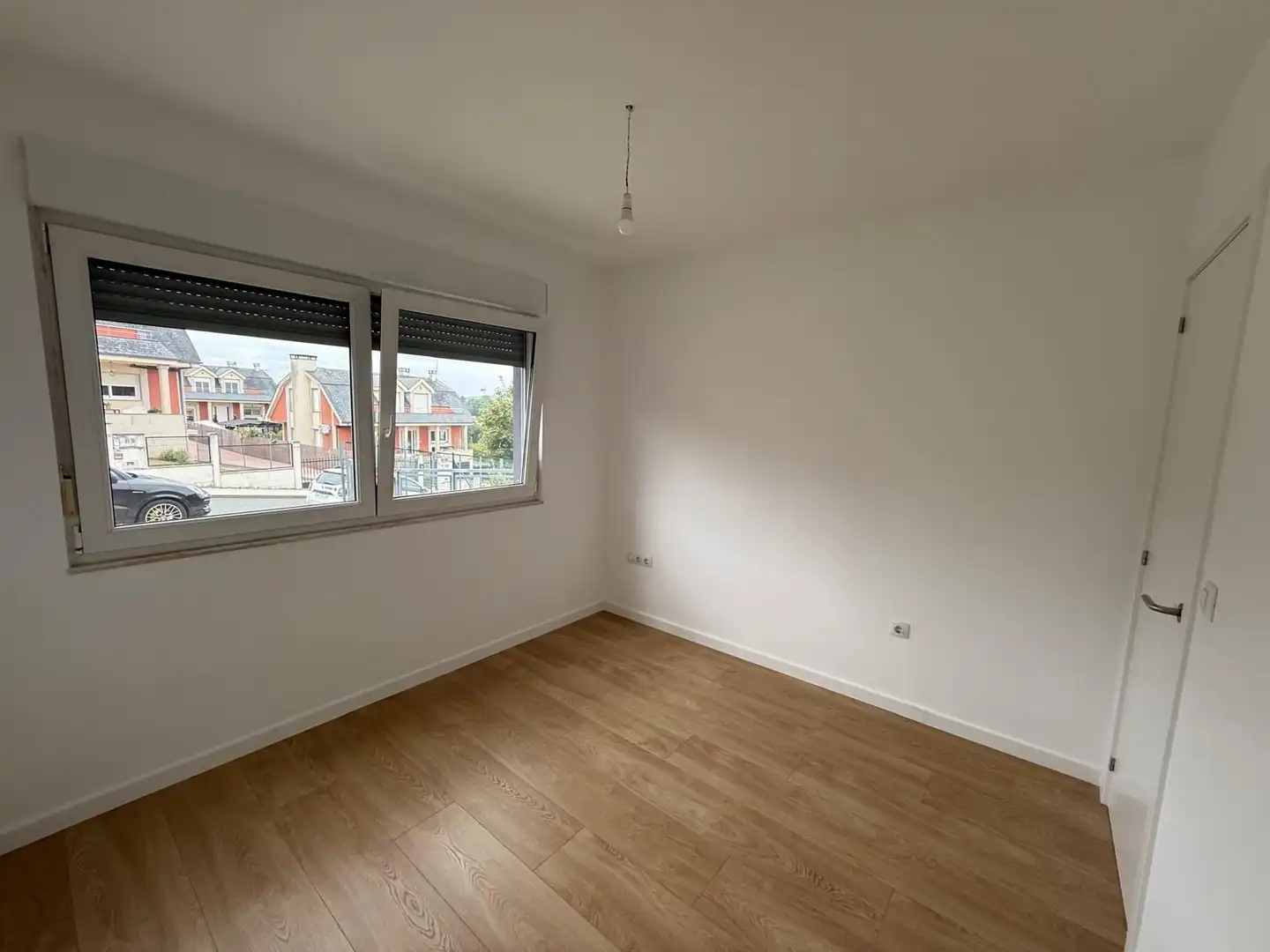 Habitación de Casa adosada en venta en Lugo con Calefacción y Jardín privado