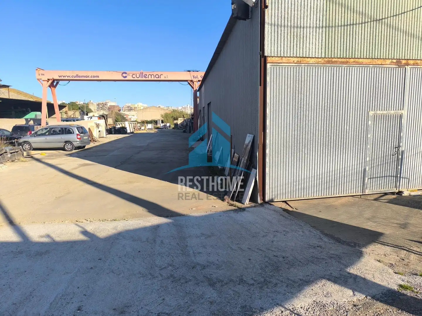 Vista exterior de Nave industrial en venta en Cullera