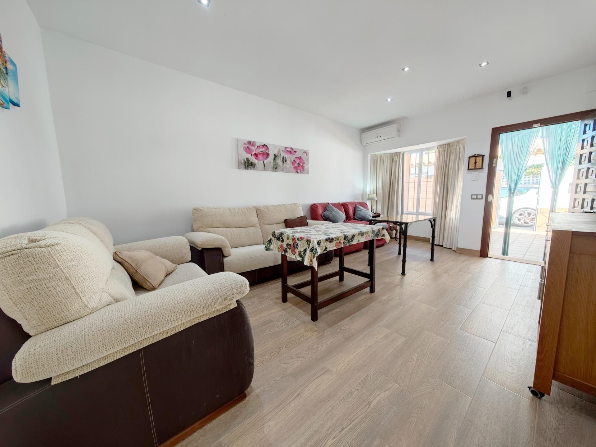 Sala de estar de Casa o chalet en venta en Chiclana de la Frontera con Aire acondicionado, Calefacción y Jardín privado