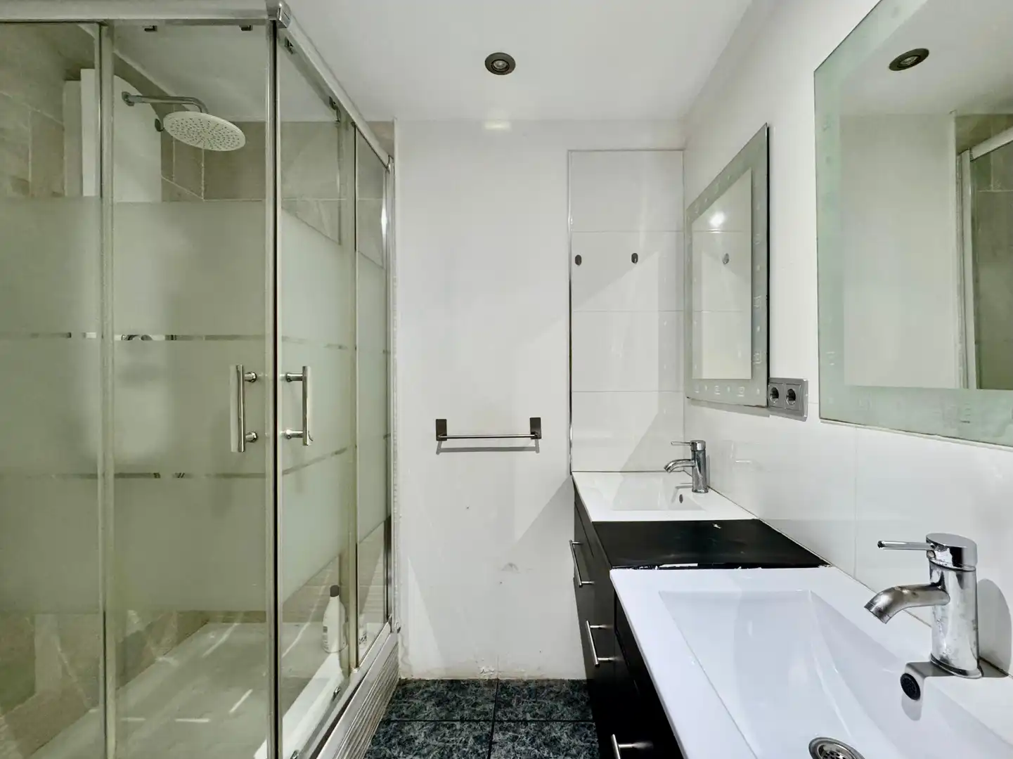 Baño de Ático en venta en El Prat de Llobregat con Aire acondicionado, Calefacción y Terraza